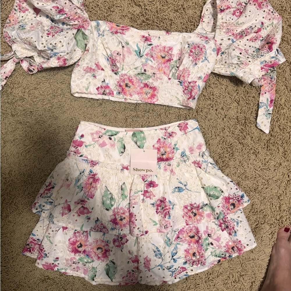 Brand new nwt Showpo Pink Floral Two-Piece Set